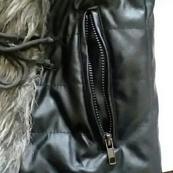 Super Cute Coat. SZ M. Tie closure - Picture 6 of 6